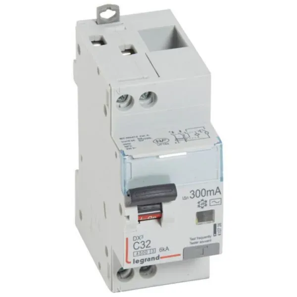 DX³ 4500 — Disjoncteur différentiel 1P+N 32A courbe C — 300mA AC — 1 rangée × 2 modules — image 1