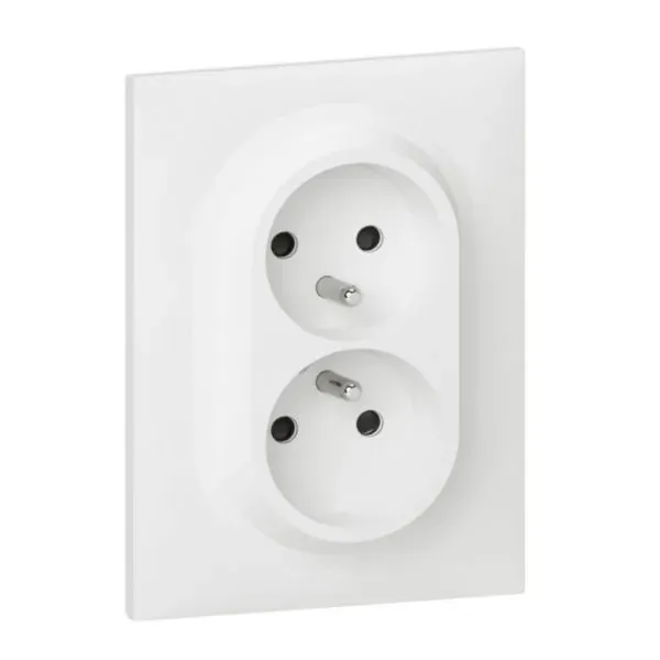 Double prise de courant compacte monobloc EasyRéno 2P+T Dooxie 16 A blanc avec plaque carrée — image 1